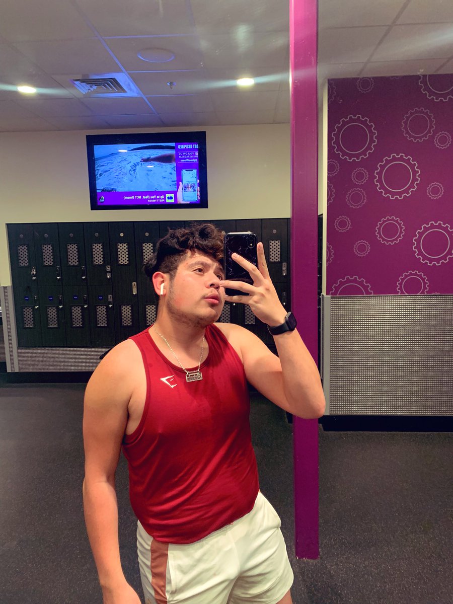 DreamingBoB's tweet photo. Finally got some @Gymshark clothing 😅😂 https://t.co/7IlYIFHPYy