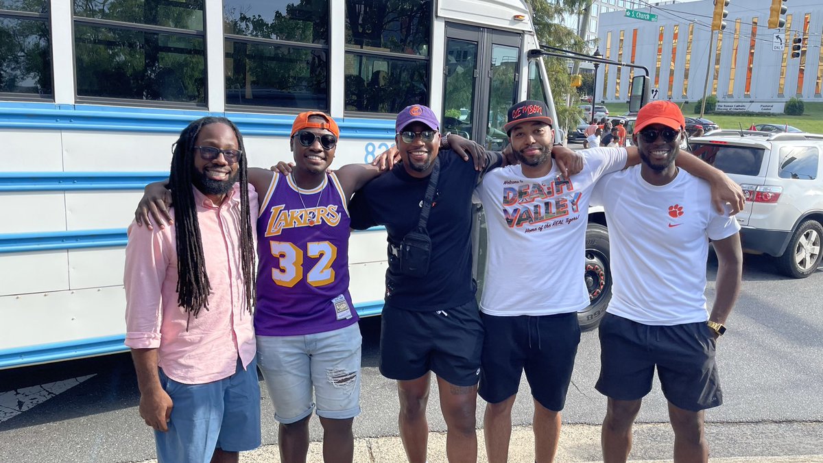 DrArthurDoctor's tweet image. Today my line brothers and I celebrate our 15th year of membership in the world’s greatest fraternity, @apa1906NETwork. Eternally grateful for our unwavering bond. 5 Black men (2 doctors, 3 MBAs) pushing each other each day!

Still on fire for Alpha 15 years later. #Fall07