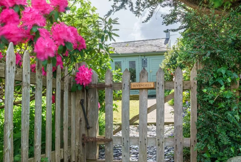 Rivendell Cottage – Bassenthwaite - Sleeps 6 | Rivendell Holiday Cottage is situated in the picturesque rural village of Bassenthwaite, 7 miles away from the bustling town of Keswick and Derwent Water. 
hcott.uk/3DV3oX0
