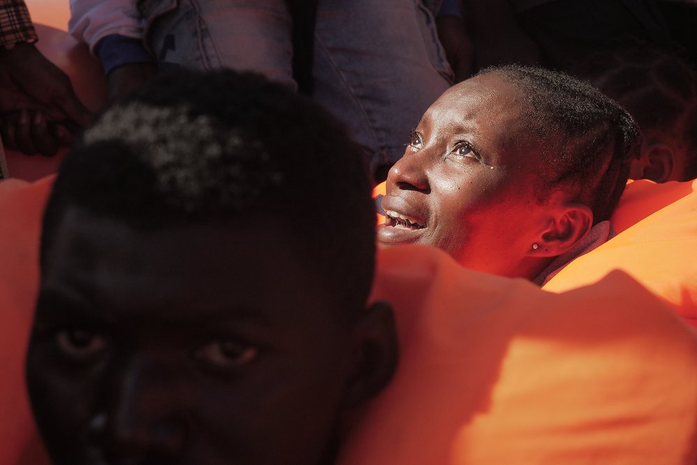 🔴C'est avec un mélange de soulagement &amp; de colère que nous accueillons la nouvelle que #Toulon en France a finalement été désigné comme port sûr pour les 230 rescapés toujours sur l'#OceanViking peu après une évacuation médicale de 3 pers. &amp; d'un parent sosmediterranee.fr/communiques-et…