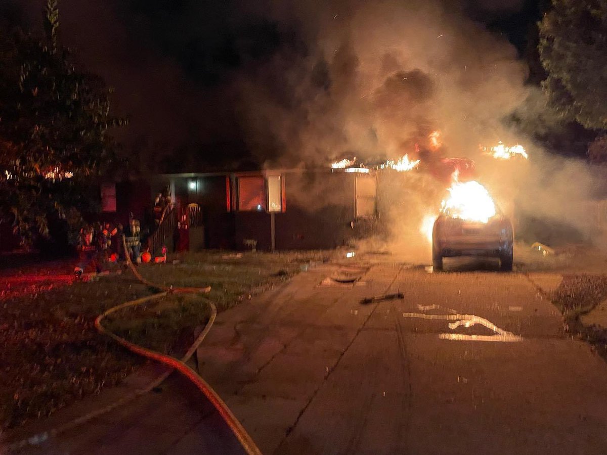 2nd fire in 2 days for members of #local5326. <a href="/PFFPNC/">PFFPNC</a> <a href="/IAFFofficial/">International Association of Fire Fighters</a> <a href="/IAFF12thDVP/">IAFF12thDistrict</a> <a href="/pffpncdvp1/">Jeff Tracey</a> #UnionStrong #organizethesouth #jobtown #workingboss #growingunion #newlocal #IAFF #newmembers