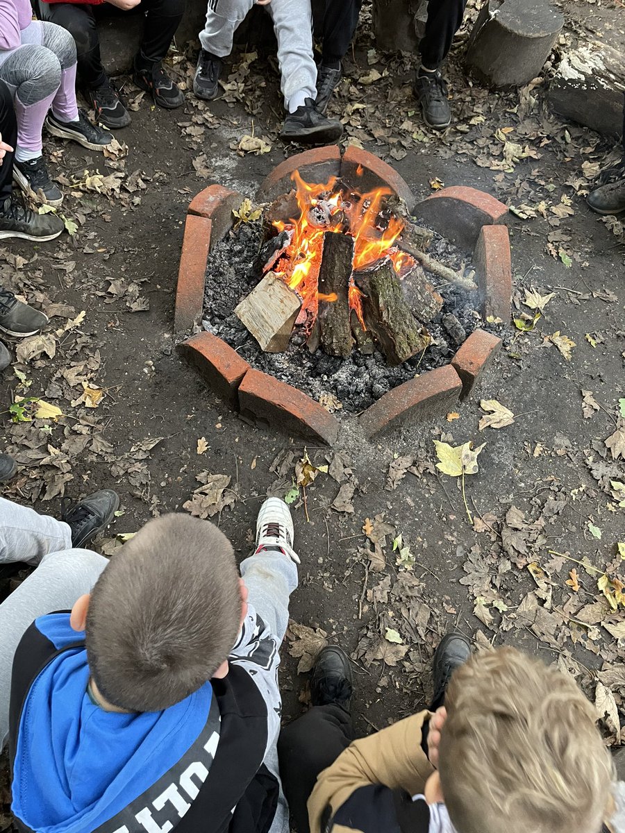 Diamond1Academy's tweet photo. First activity after a yummy lunch is sharing experiences of cooking over a fire. #year6fun #horsteadactivitycentre #residential https://t.co/VuojEFWMiv
