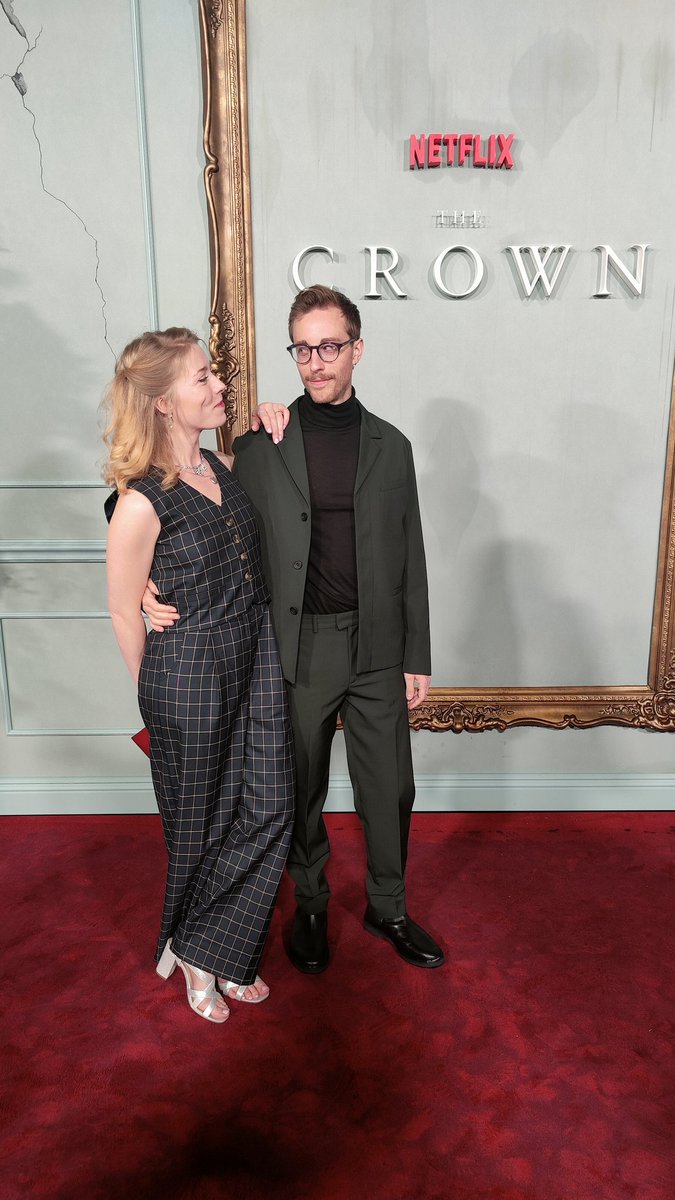 Lovely time at the <a href="/TheCrownNetflix/">The Crown</a> premier with @Hannah_Morrish Thank you <a href="/COS_Stores/">COSstores </a> for the suit!