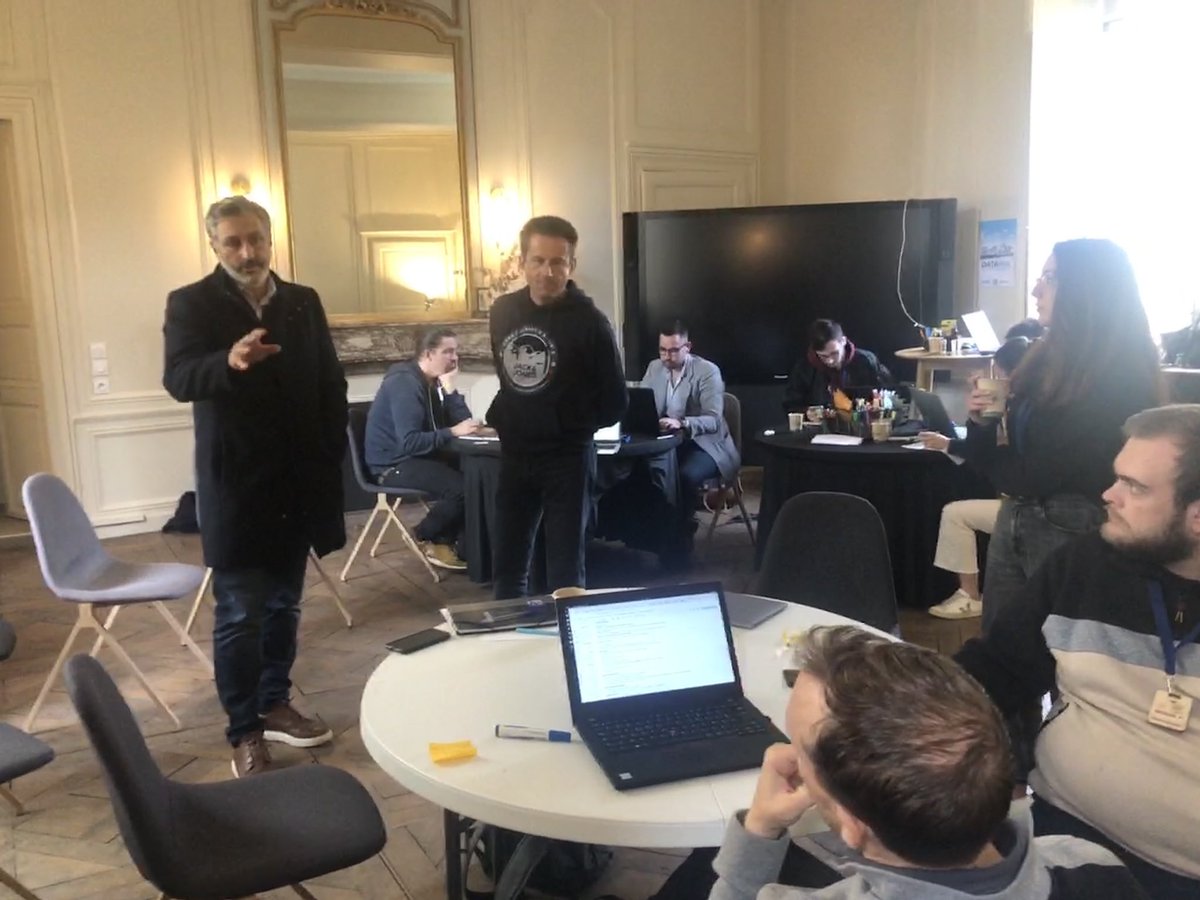 YHouee's tweet photo. Des idées partagées pour aller vers le concret, c’est aussi ça le marathon créatif #datamix 3e édition by @LabFabRennes @enedis_bretagne @metropolerennes à @leclozr #rennes #labfab https://t.co/ICCKtrHdUT