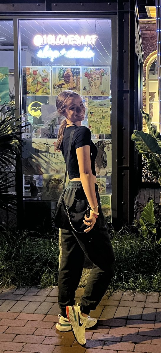 Happy 18th birthday to this beauty, Lauren Simoneau. Can’t believe my baby is an adult now!