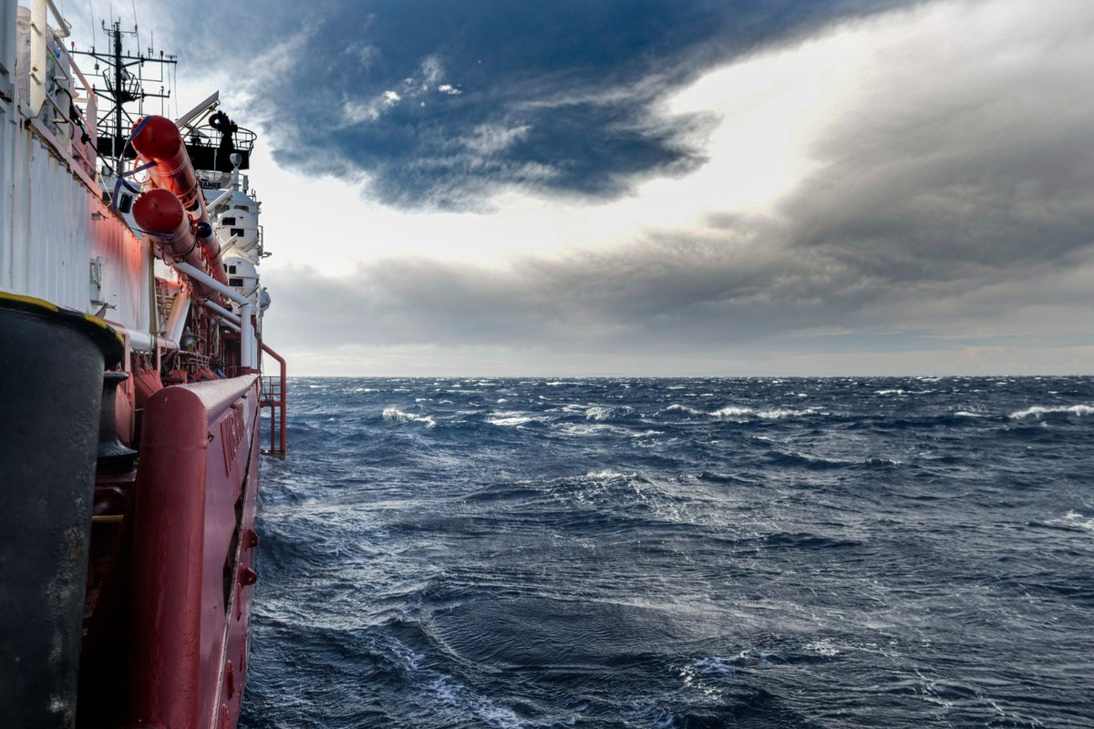 SOSMedItalia's tweet photo. "Siamo sollevati dal fatto che sia stato assegnato un porto sicuro, ponendo fine a una situazione critica. Ma questa soluzione ha un sapore amaro: 230 donne, bambini e uomini hanno attraversato un terribile calvario", afferma Alessandro Porro, presidente di  @SOSMedItalia https://t.co/93iUAkFKe0