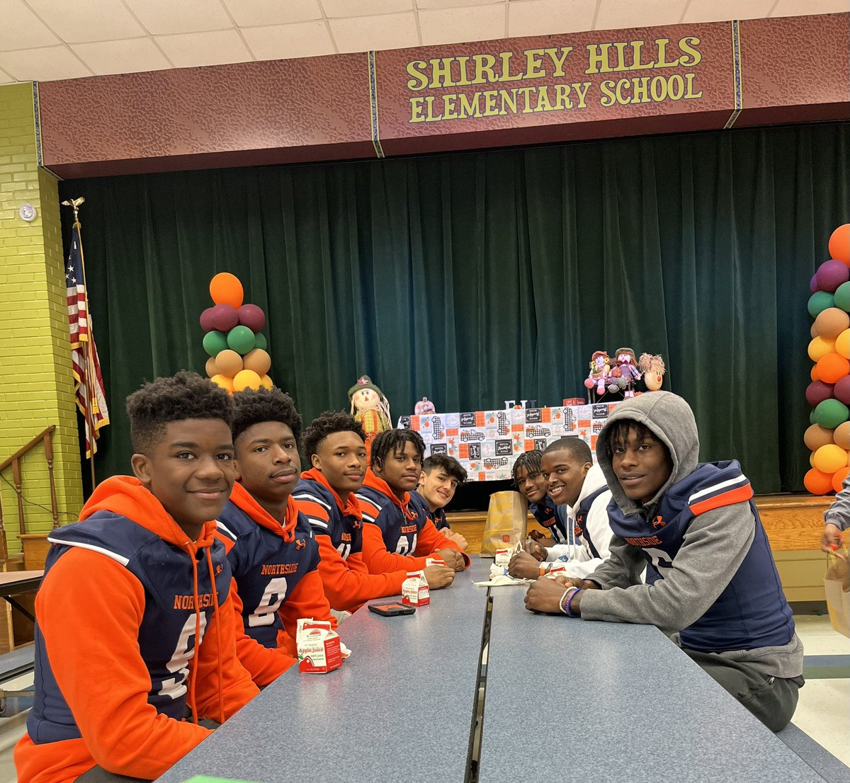AliBuzzell's tweet photo. Thankful for the support of the @N_H_S_Football and @northsideeagles in greeting our kids this morning! #hcbe https://t.co/cVj9qru7nz
