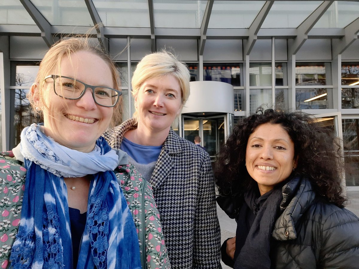 safeFBDC's tweet photo. 👾 #safeFBDC Mittagessen zu #ESG und Curry 🍛 draußen mit Alexandra Böhne | #WIBank und Trupti Carny & @PaulinaLandes | @TechQuartier https://t.co/syXuxCNZQF