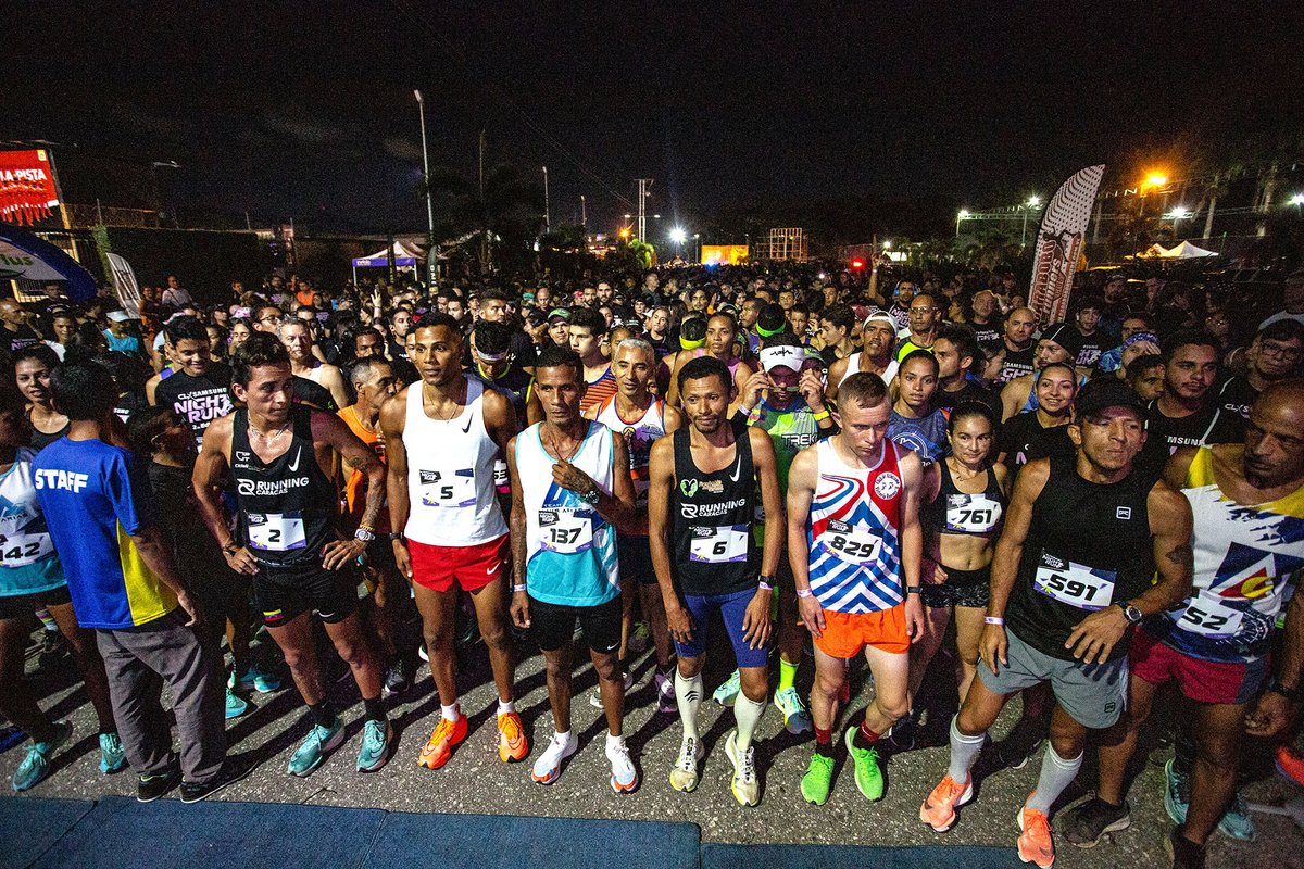 DaggaNasar's tweet photo. ¡Buenos días! Quiero compartirles lo vivido en nuestra segunda edición de #ClxSamsungNightRun de @clx_latin. 

Sin duda, los protagonistas fueron los 2 mil corredores presentes durante un evento ideado para las familias venezolanas.🇻🇪

#ClxSamsung #ClxNightRun #Samsung https://t.co/pMNSxhsOSp
