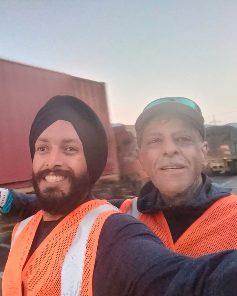 ajwani_kumar's tweet photo. Day-03 of BOB Golden Quadrilateral Run 👟
Keep Supporting & Sharing!
Title Sponsorer - @bankofbaroda
Co-Sponsorer - @lakozytoyota1
Charity Partner- #TeamFabFoundation
#GoldenQuadrilateralRun
#RunforCause
#IndianArmy
#Charity #Humanity #HelpArmy https://t.co/MjqzWvc6bh