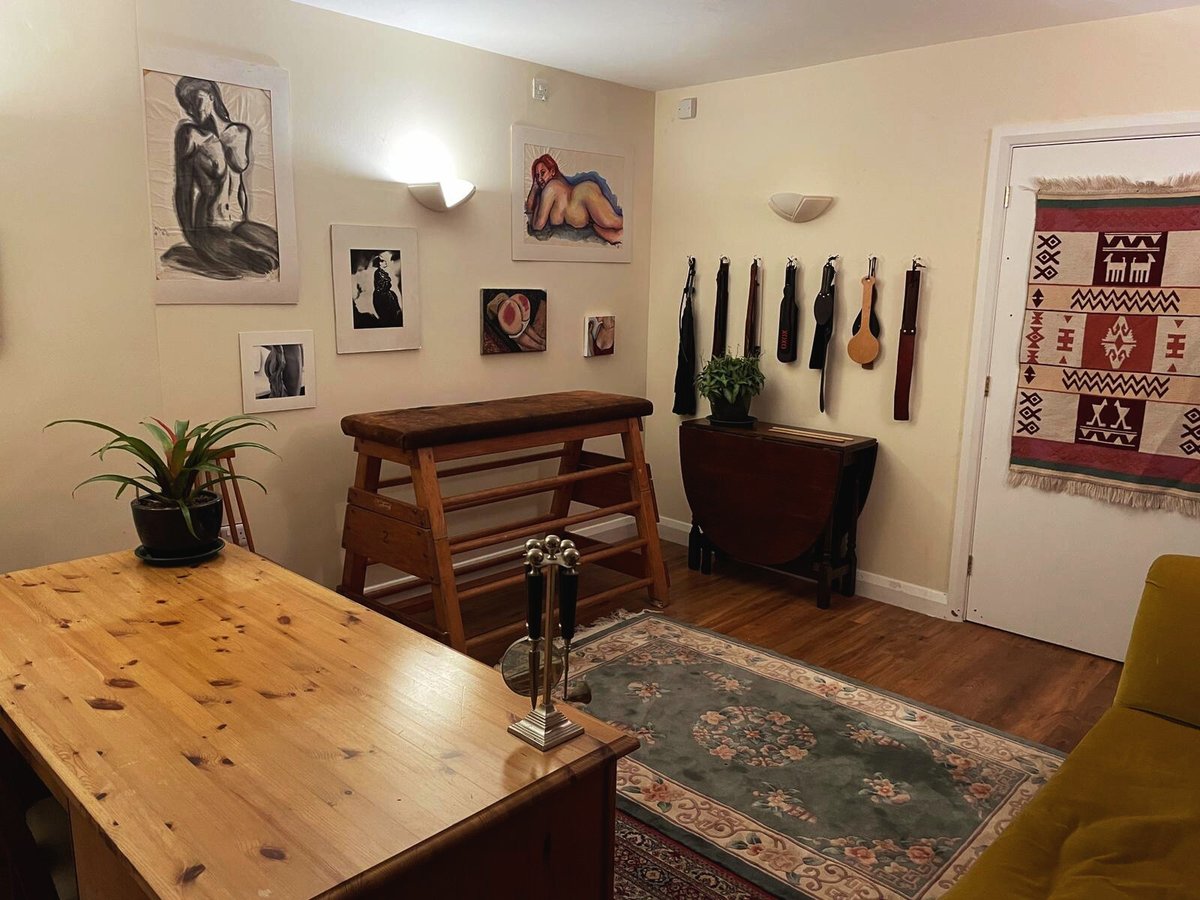If you've ever wanted to submit to me, or be punished by me in person, I'm now offering that opportunity from a gorgeous, discreet playroom! Check the link below for more information

adultwork.com/940339