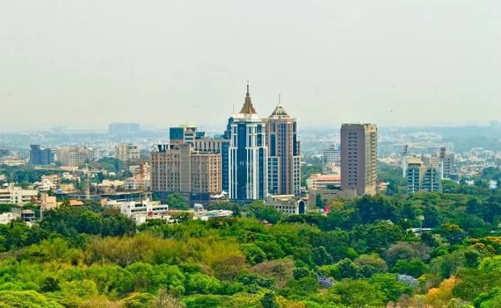 strangerfn_'s tweet photo. @Oggnator1x @fen1xbuca @Showkilla1 @crackheadarnav @codeHKM Only these 4 cities can ruin your Country, bhenchod gareeb sale, kashmir chaiye, kashmir chaiye, gareebo bas bheek mangte raho https://t.co/MkZrj7Gdez