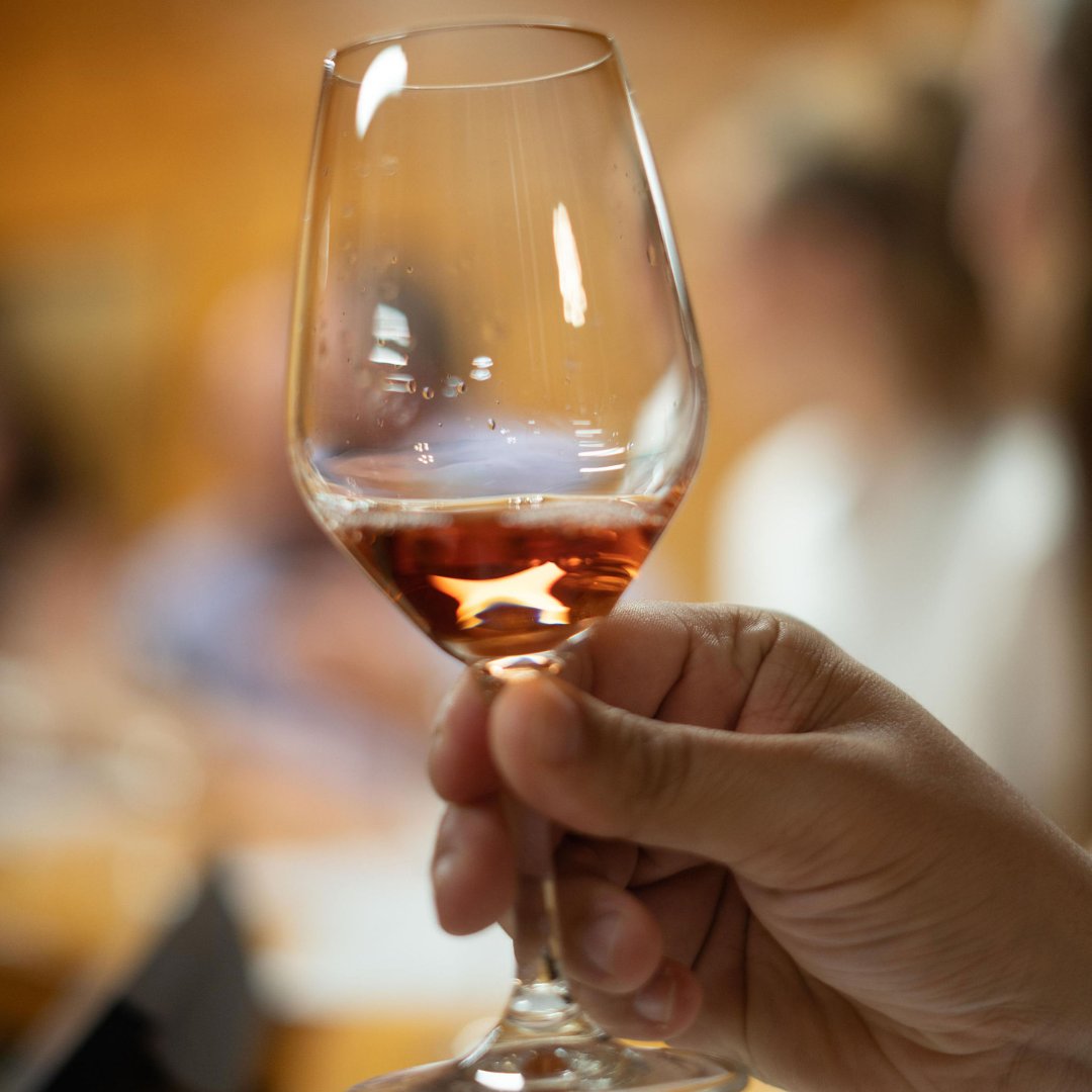 WineTourNiagara's tweet photo. Let's play a quick game to test your wine-tasting knowledge! 

What are the steps involved before you taste wine? 

Put your answer in the comments below! 

#wine #tours #winecountry #niagara https://t.co/gcSaOyzs3t