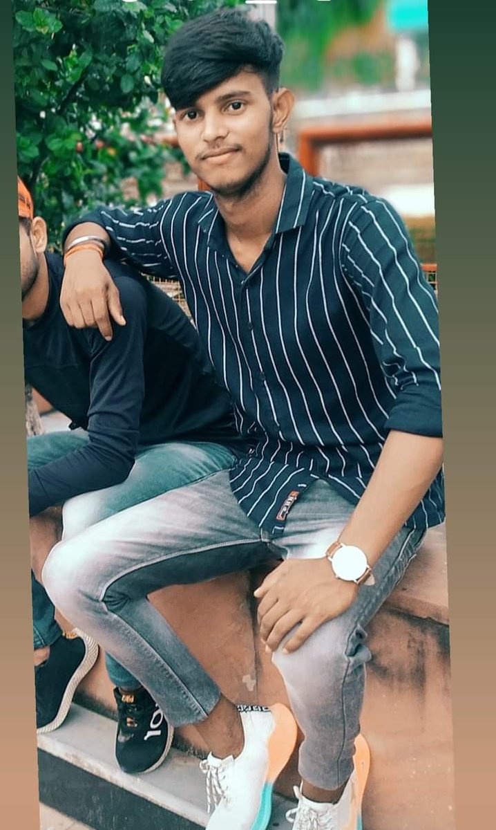 Legend_Aakash07's tweet photo. @DeoriaPolice
नीरज तिवारी गांव बेलासपुर थाना भलुअनी निवासी यह बालक 2 नवंबर की रात्रि से गायब है। परिवार, गांव तथा क्षेत्र के लोगों की आशंका है कि इस बच्चे की हत्या हो चुकी है। क्या ये सत्य है ?
कृपया इस मामले मे कृत कार्यवाही से तत्काल अवगत कराएं।
@dmdeoria
@myogioffice https://t.co/HyjldPFDFz