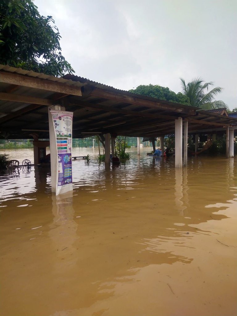 Saya menerima laporan beberapa kawasan di negeri Selangor dinaiki air sejak semalam.