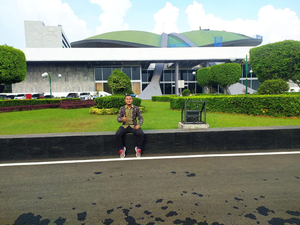 awan_mhs's tweet photo. Audiensi dengan Komisi 2 DPR RI 💪🙏
#RDPU #Tendik #PTKNI 🇮🇩
@dki_haji @widiasmara111

Senin, 7 November 2022 https://t.co/tpwjr5INLA