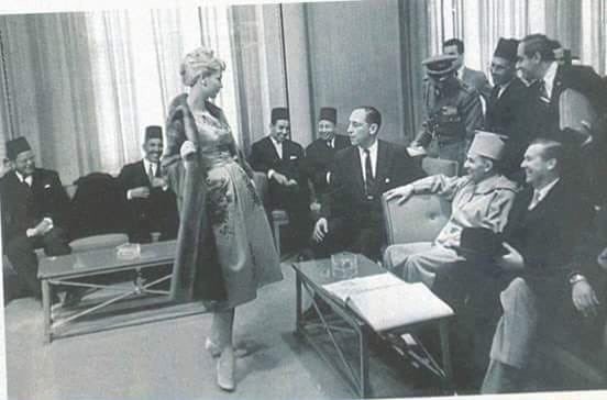 Mohammed_6_M6's tweet image. التاريخ اللدي لم يقراه المغاربة عن ملوكهم و سلاطينهم .هؤلاء الخونة جاء بهم المستعمر الفرنسي كواجهة لاحتلال الشعب المغربي ونهب ثرواته مقابل حماية عروشهم .اما الشرفاء من ابناء الشعب المغربي المقاومين والمعارضين فكان مصيرهم التعديب والسجن والقتل #ملوك_المغرب 
#المغرب_اضحوكة_العالم