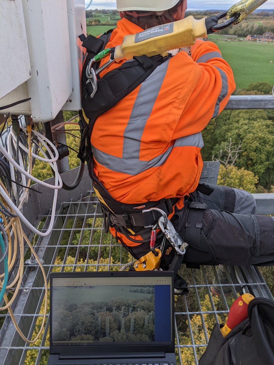 PPPPetey's tweet photo. Just our average @BIFoRUoB w/ Nick @LES_UniBham @GeogBham @technicians_mih installing 2 @PhenoCam at our facility. Thanks to @ECT_UK for funding who recognise the importance of long-term research projects. #techniciansmakeithappen https://t.co/DnIzObePlh