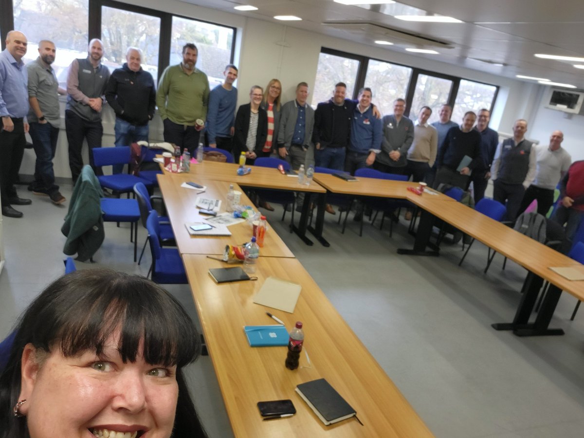 Laura Parry tweet media