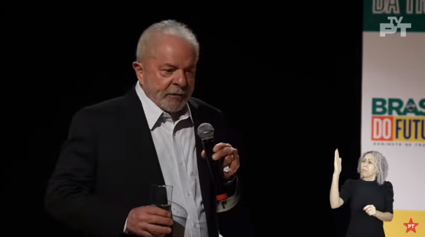 "A partir de agora vocês vão ter paz, porque vocês não vão ter um presidente desaforado querendo intervir na Suprema Corte, querendo intervir na Justiça Eleitoral. Vocês vão ser respeitados, porque esse país vai voltar a civilidade", <a href="/LulaOficial/">Lula</a> em reunião com parlamentares.