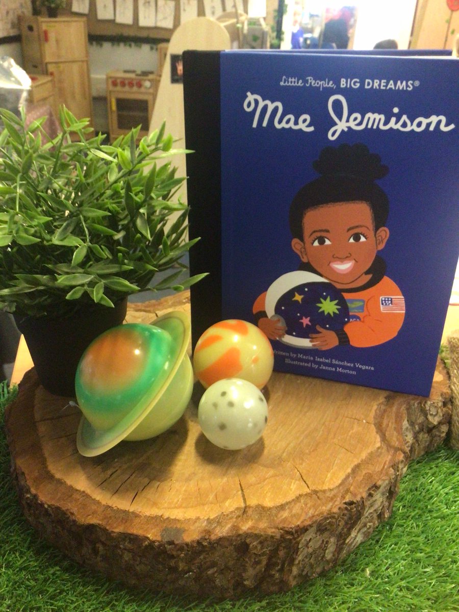 Canon_Reception's tweet image. Today is #WorldScienceDay! Reception have been learning all about the amazing work of @maejemison 👩🏾‍🚀🚀 we made our own spacesuits just like the one Mae wore to space! #cspsscience #cspsSTEM #WorldScienceDay22 @CanonSharples @LT_Trust