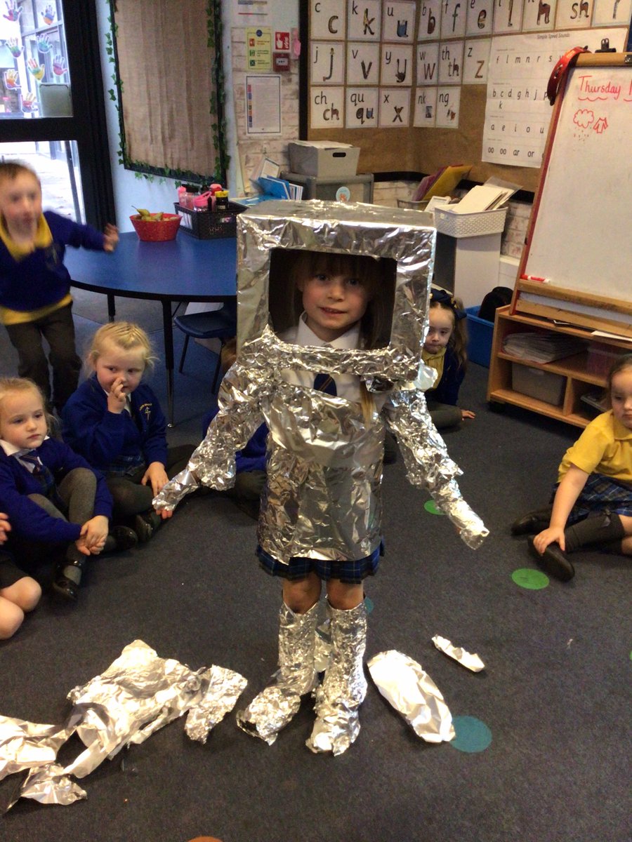 Canon_Reception's tweet image. Today is #WorldScienceDay! Reception have been learning all about the amazing work of @maejemison 👩🏾‍🚀🚀 we made our own spacesuits just like the one Mae wore to space! #cspsscience #cspsSTEM #WorldScienceDay22 @CanonSharples @LT_Trust
