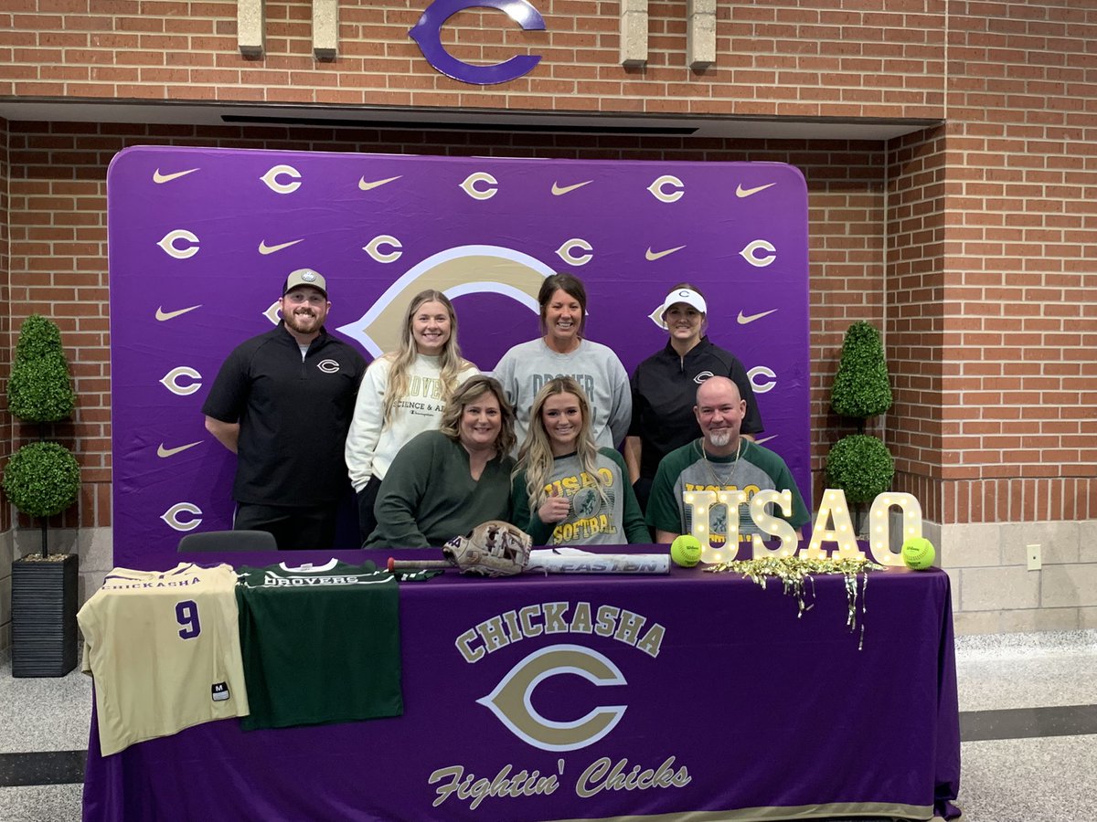 A_Litterell's tweet photo. Congrats to Chickasha’s Allyson Arthur, Allison Couch and Leighanne Eaton for signing to play softball at Science &amp; Arts. Once I receive answers to my survey, I’ll have stories. #okpreps  (photos provided) https://t.co/Yn4cLOxomf