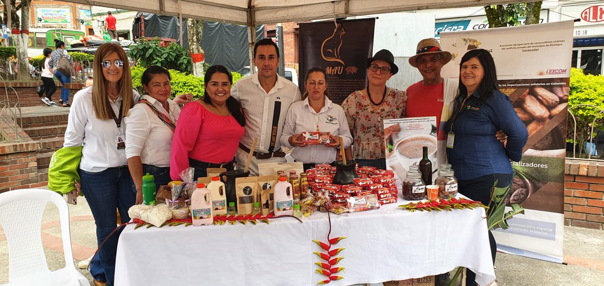 fedecacao's tweet image. #AEstaHora desde el municipio de Rionegro (Santander), evento de entrega de insumos del proyecto para el incremento de la productividad del cultivo de cacao, entre @GobdeSantander @UNODCROCOL y @fedecacao