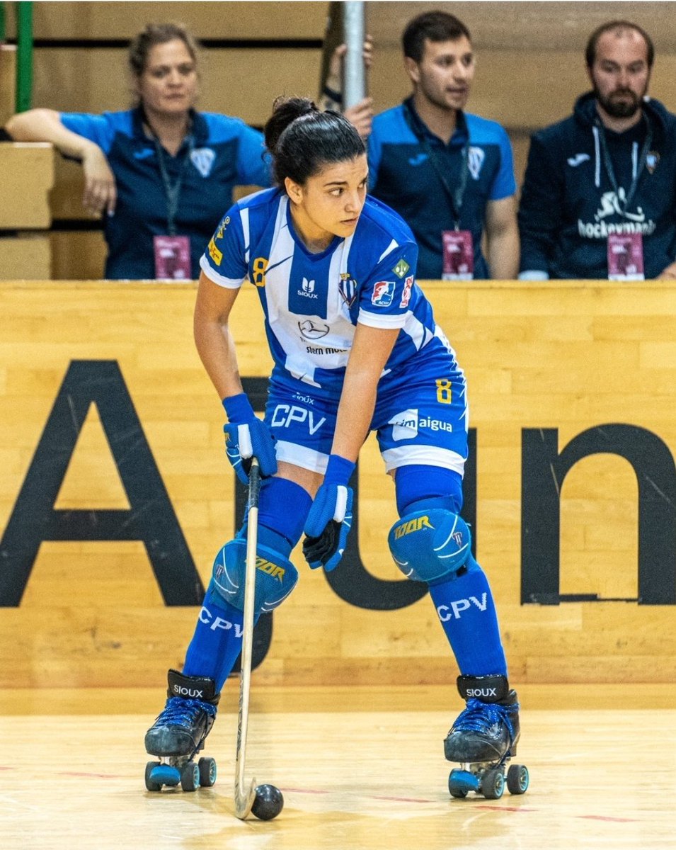 [🏑] 👑 𝘼 𝙇𝘼 𝙍𝙀𝘾𝙀𝙍𝘾𝘼 𝘿'𝙐𝙉 𝙉𝙊𝙐 𝙀𝙌𝙐𝙄𝙋 𝘾𝘼𝙈𝙋𝙄Ó 👑

🙌🏼 La III Lliga Catalana femenina es decideix aquest cap de setmana i el <a href="/cpmanlleu/">Martinelia Club Patí Manlleu</a>, vigent campió, no opta al títol.

👉🏼 Qui guanyarà?

📸 D. Valiente

#HoqueiPatins