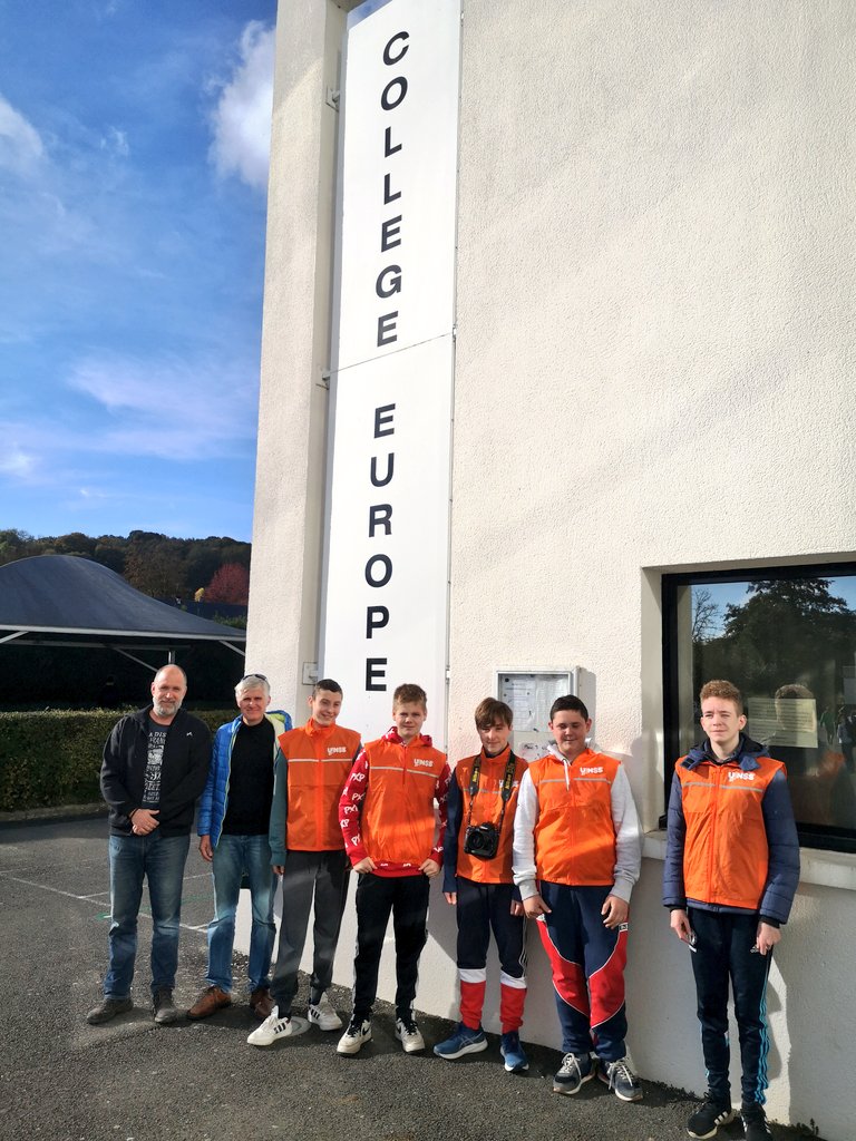 CollegeEurope27's tweet photo. Le #ClubPhoto📸 poursuit son ancrage avec sa contribution à la communication de @UnssEure
Projets à venir...
Dotation reçue ce jour dès mains du directeur départemental, pour être identifiés lors des rencontres @UNSSNormandie
#Engagement
#Valorisation
#ElèveActeurDeSesRéussites https://t.co/IPSvjj9hnm