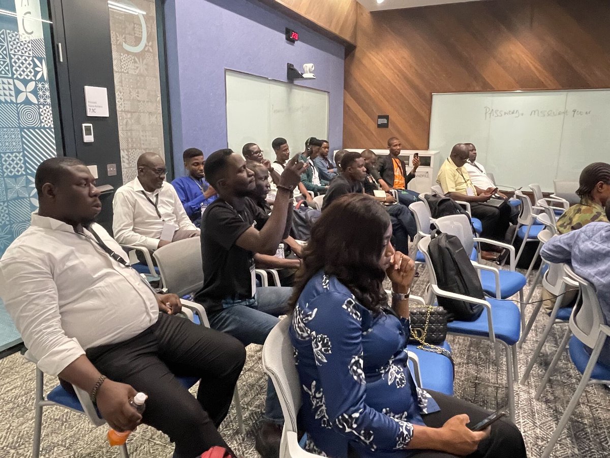 DAY 2 Breakout session with Michael Olafusi ongoing conversations about Becoming a Digital Nomad and the Benefits

 #techsummitnigeria #techsummitng #microsoft #ai