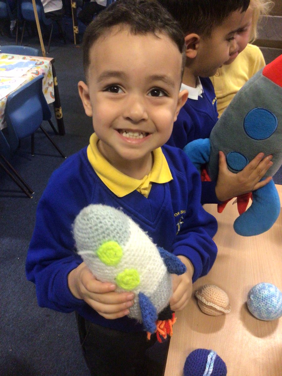 Canon_Reception's tweet image. We made our own outer space artwork and explored different planets! 🌌🚀🌎🪐 #WorldScienceDay22 #cspsscience #cspsSTEM @CanonSharples @LT_Trust