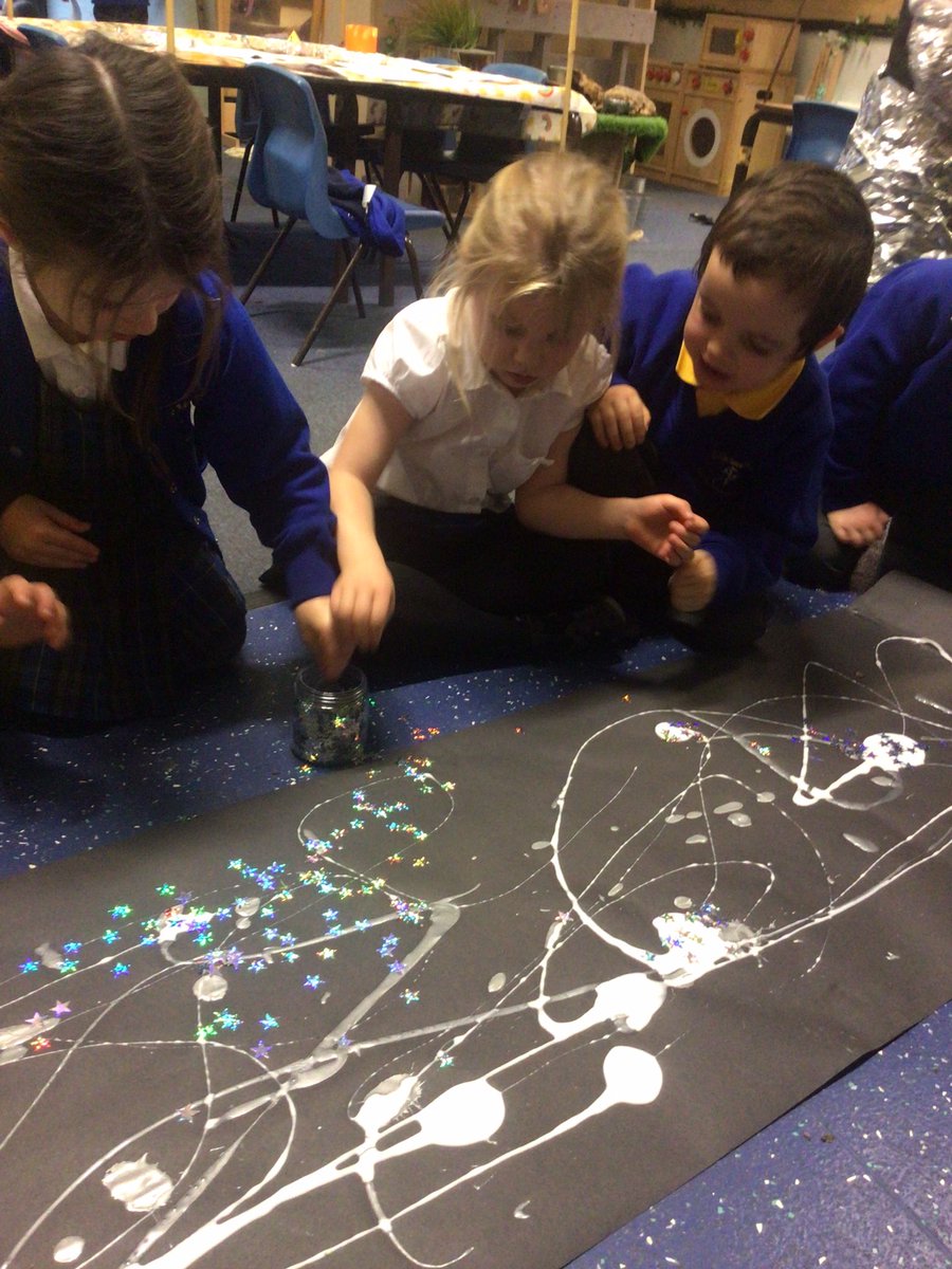 Canon_Reception's tweet image. We made our own outer space artwork and explored different planets! 🌌🚀🌎🪐 #WorldScienceDay22 #cspsscience #cspsSTEM @CanonSharples @LT_Trust