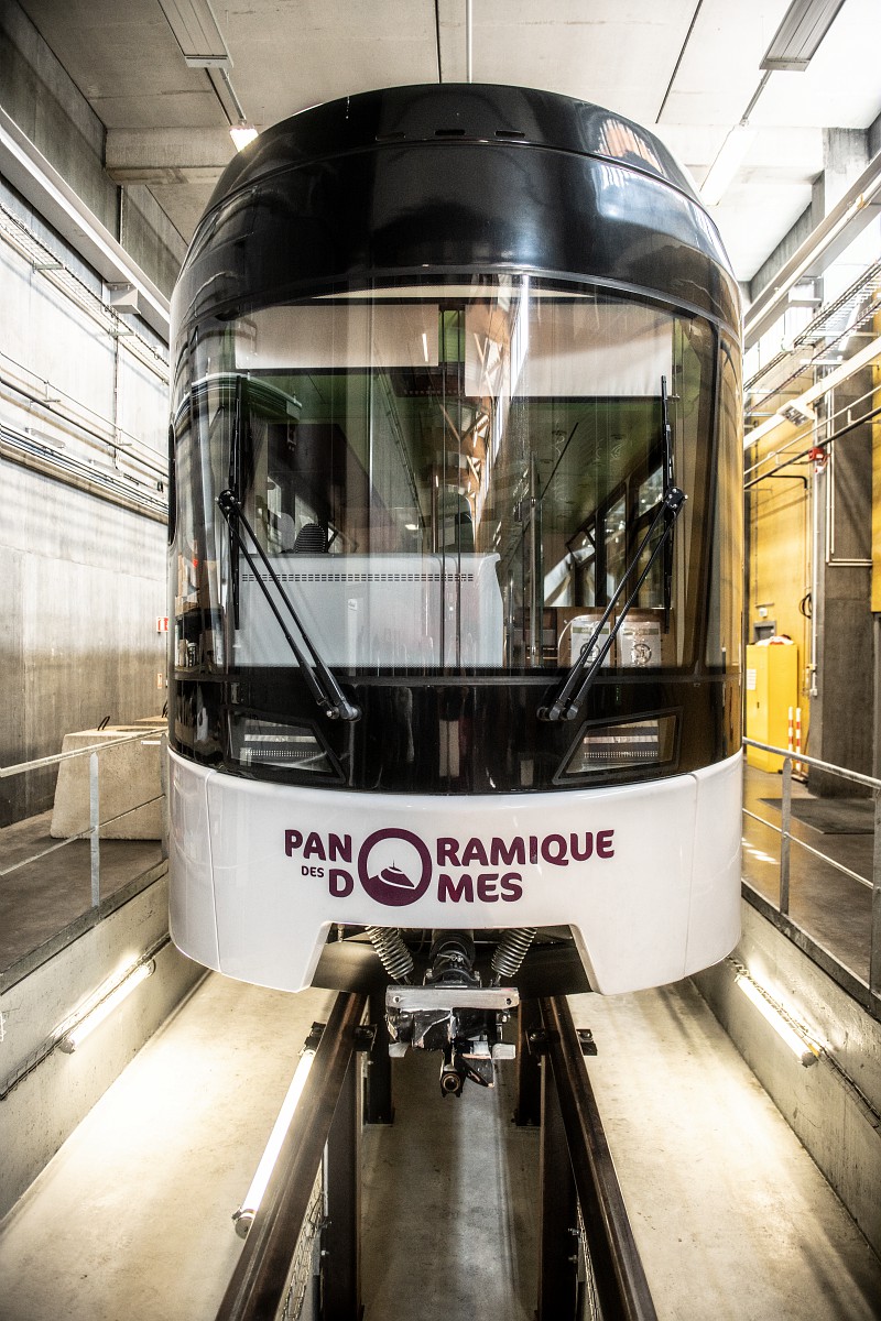 ❗️ Le Panoramique des Dômes est en maintenance annuelle du 14 au 18/11.
Il vous faudra emprunter le Chemin des Muletiers si vous voulez vous rendre au sommet du #puydedome pendant cette période car le Chemin des Chèvres est, lui aussi, en travaux.
© HDerus VUta
#chainedespuys