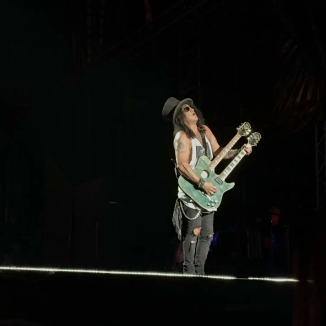 addict_slash's tweet photo. #asia tour 2022 #thailand #bangkok #scgstadium @slash @gunsnroses #Slash #gunsnroses 📷 Marisa thx for sharing with me ©️ https://t.co/RKjoAgaN52