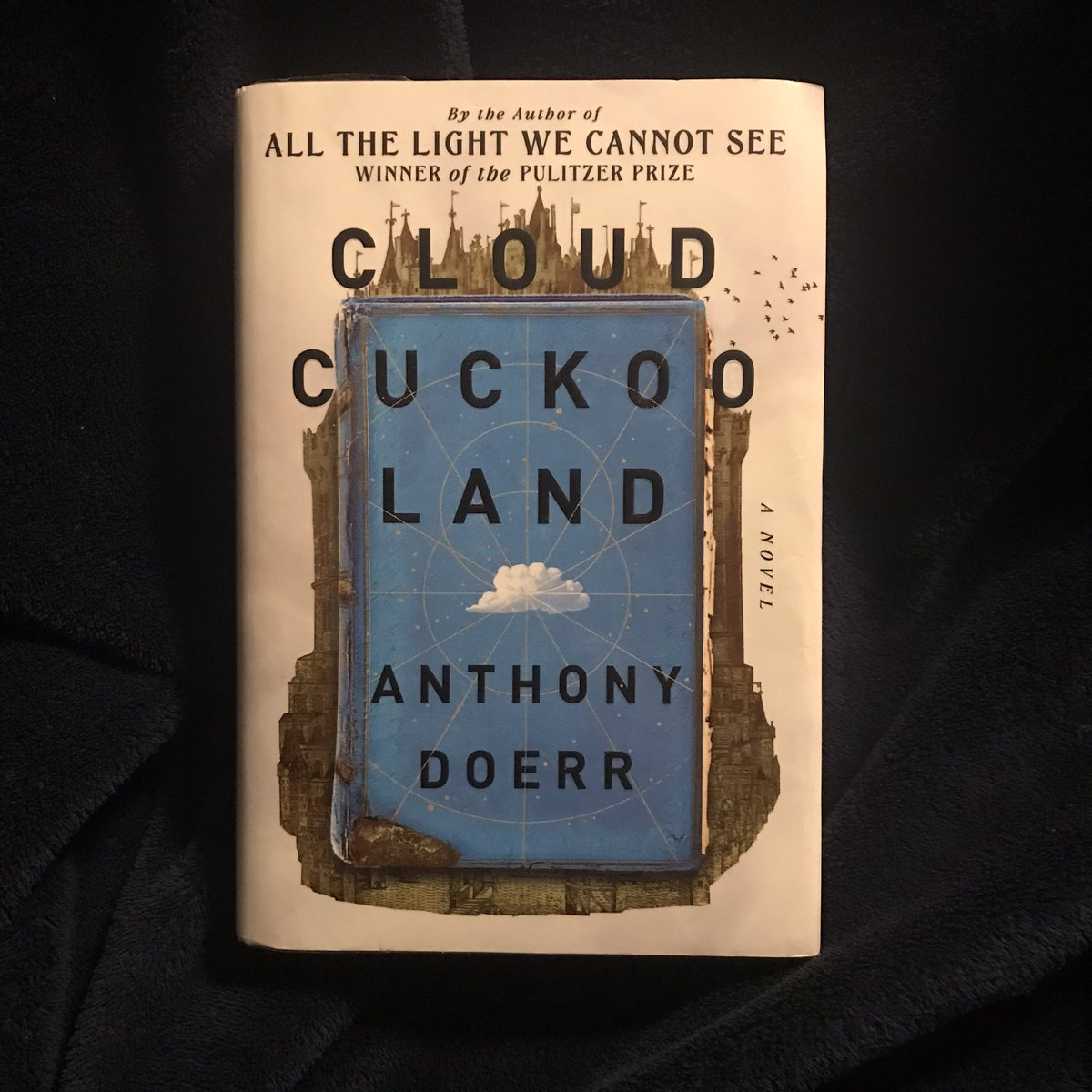 “a story is a way of stretching time.”
this masterpiece of novel is really going to stick with me ✨