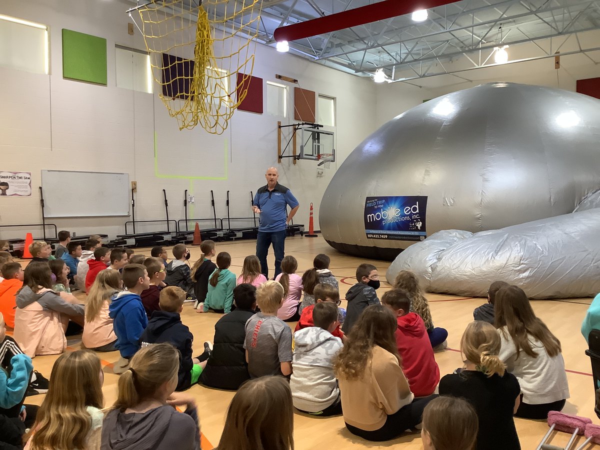 PCESMustangs's tweet photo. Students were treated to an awesome experience earlier this week. The Sky Dome set up in the gymnasium and students went on a tour of the universe in the mobile planetarium.
#PCESMustangs #Learn230 https://t.co/QAFQrRy9kN