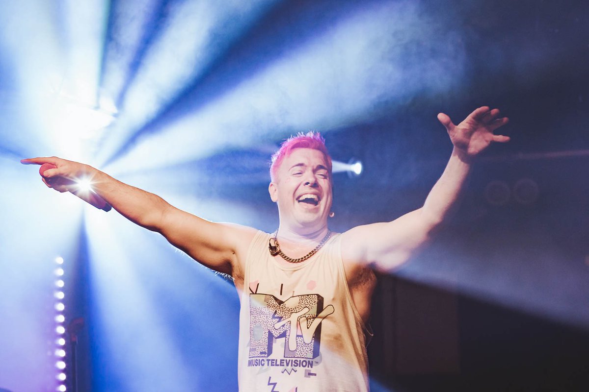 tour has been amazing, thank you for bringing your all every night for us 💖

we have two special announcement so listen ! up ! 

📸: <a href="/Mac_Praed/">Mac</a>
