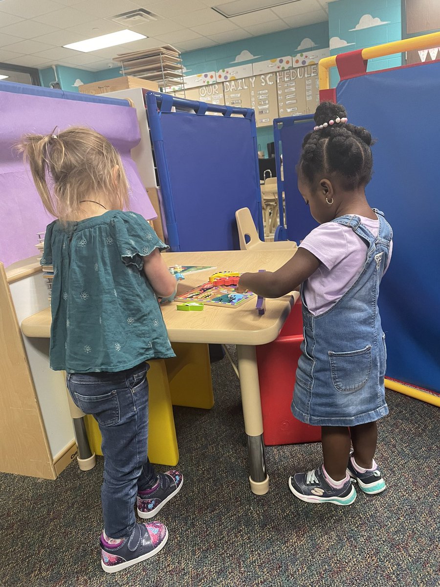 Becky_Hunt1's tweet photo. New friends are fun to play with! @ReadandWriteBFF @LEThomas_ECE @mercier_katy @Barela_ECE @HumbleISD_PREK @HumbleISD_PLE https://t.co/CUjQUO5f0U