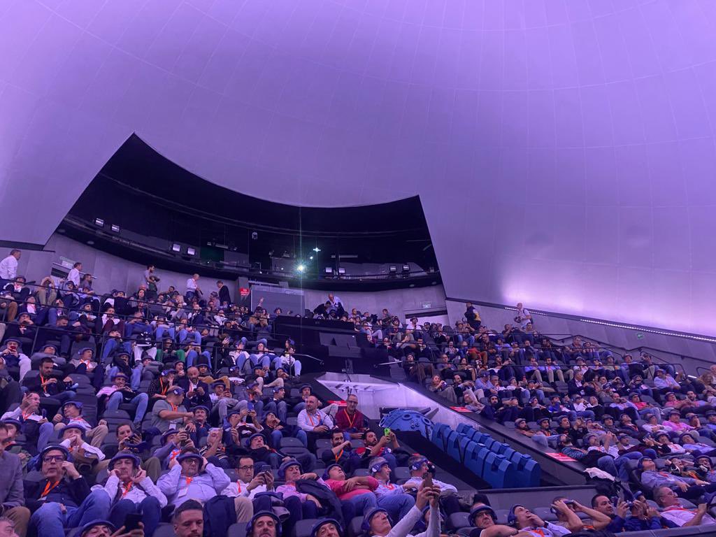 grupo_peisa's tweet image. ¡Sigue el #grudievento! 
Viviendo la experiencia 3D en la proyección Oceans 💦 del #hemisfèric de la @CACiencies.

#juntosmasfuertes
@grupo_peisa 
#siemprecontigo