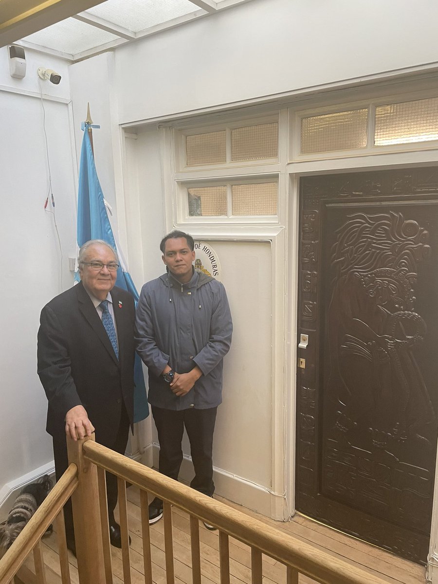romero_m1's tweet photo. Honored to receive John Scott Wood, Honduran Misquito historian and artist who has participated excellently in the Native spirit film festival in London.  We congratulate you for promoting a great native culture of Honduras. https://t.co/pl9lZuQjxg