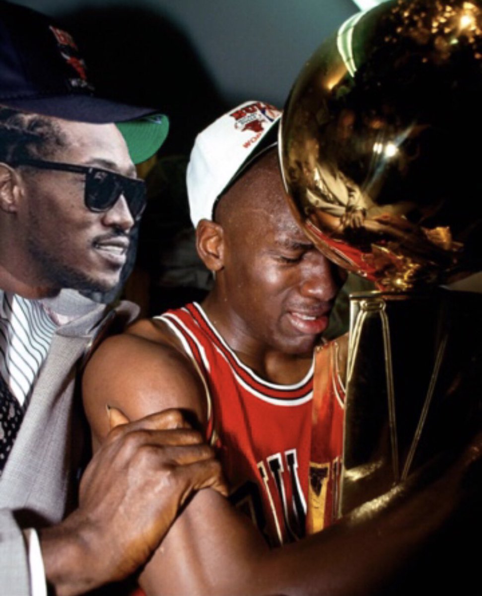 menace4oe1's tweet photo. @soIoucity Give that man a trophy https://t.co/88FSCCSVPd