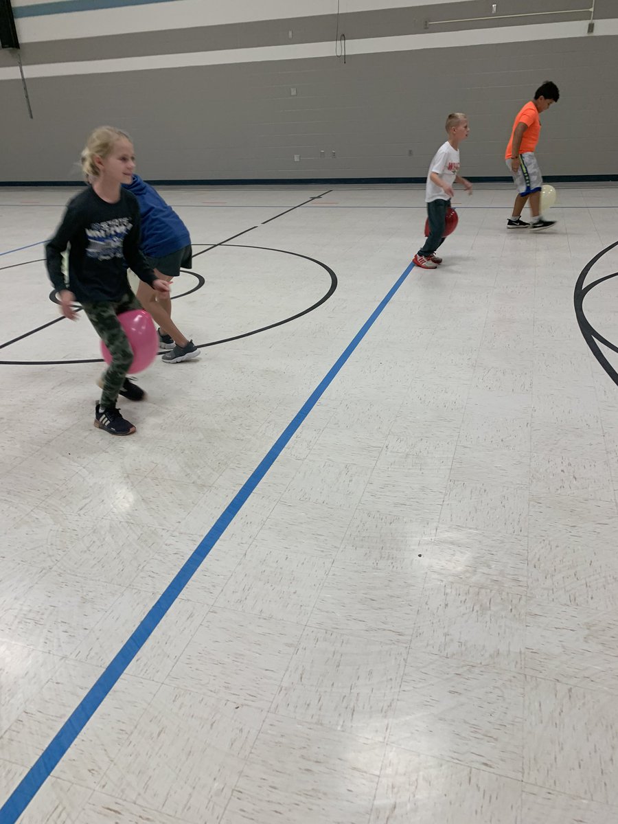 4D practiced teamwork and communication by keeping the balloon alive and balloon relays during Team Time on Wednesday! Thanks for the great idea <a href="/brooke_kavan/">Brooke Kavan</a>! #lakeviewvikes
