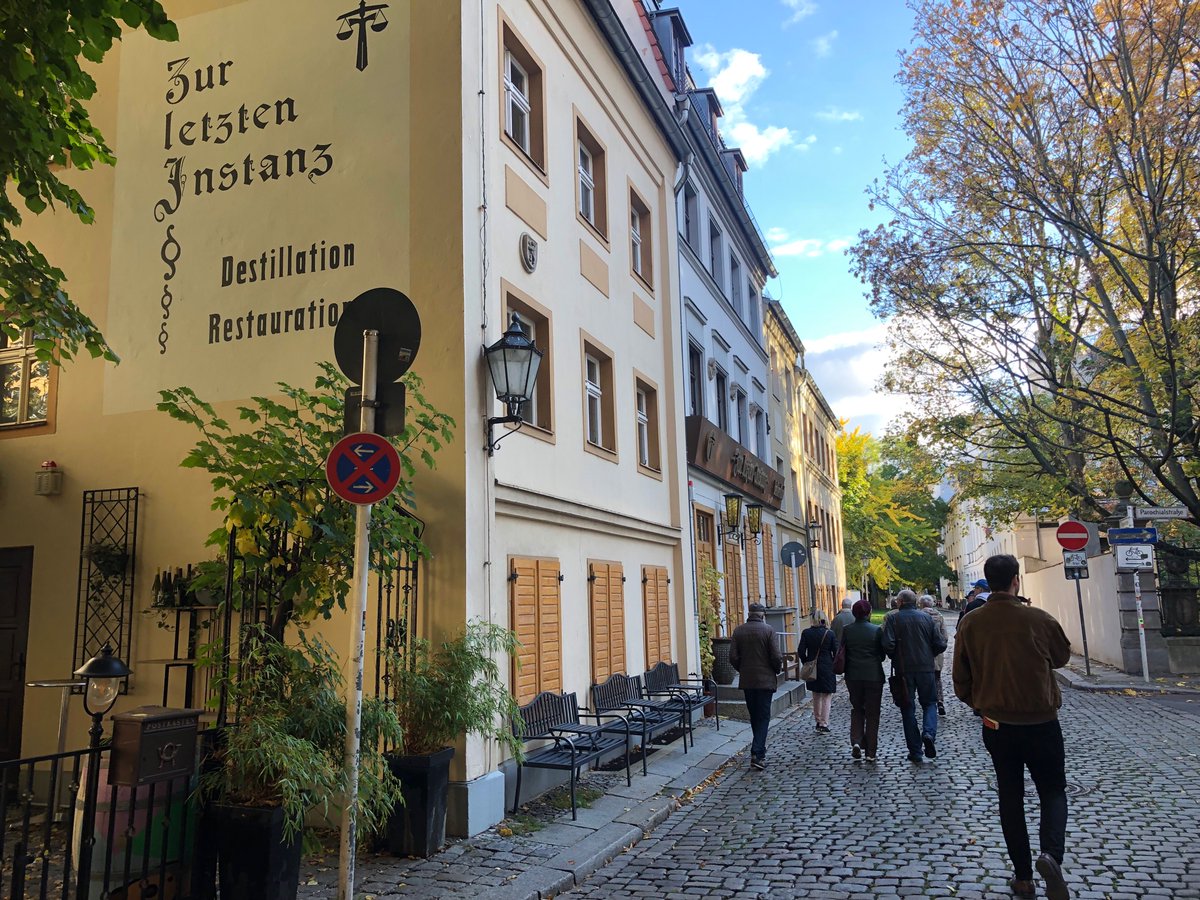 Stadt ohne Herz – Reportage über den Wiederaufbau der Berliner Altstadt #Berlin 

deutschlandfunk.de/lange-leblose-…