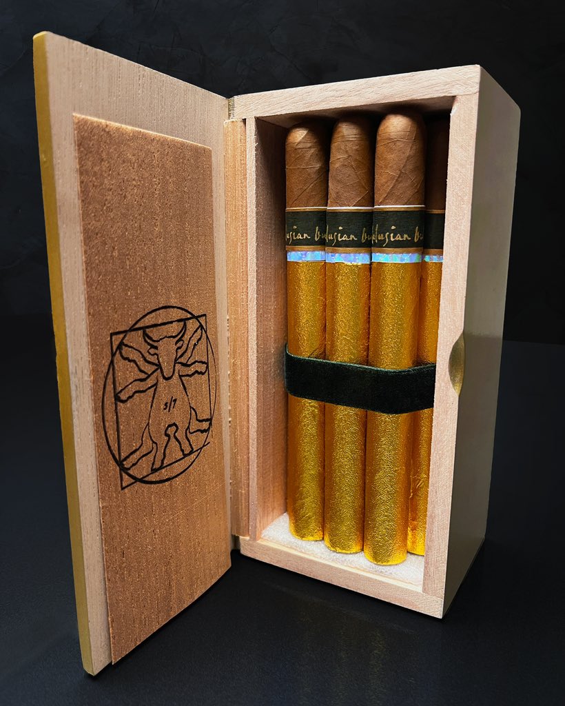 La Flor Dominicana tweet media