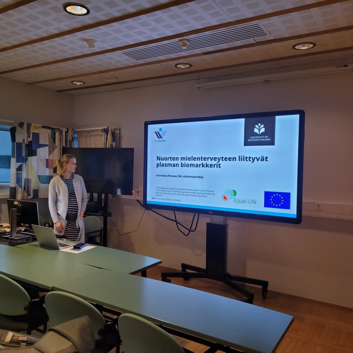 Our PhD students <a href="/LauraMussalo/">Laura Mussalo</a> and Aino-Kaisa Piironen were presenting their projects <a href="/TUBE_EU_Project/">Transport derived Ultrafines and the Brain Effects</a> <a href="/EquallifeEU/">Equal-Life</a> to the students of a local high school today! <a href="/AIV_Institute/">A.I. Virtanen Institute</a> 🔬📚