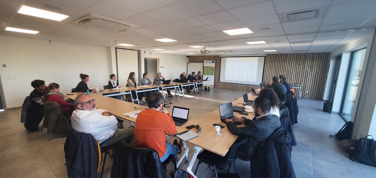 Réunion ce jour des partenaires 🇧🇪🇫🇷 du projet <a href="/InterregFWVL/">Interreg FWVL</a> #pathoflax dans les locaux <a href="/ArvalisHdF/">ARVALIS Hauts-de-France</a>. Dernière ligne droite du projet sur la gestion de la verticilliose du #lin🌱. Présentation des résultats 🗓 le 13/12/2022 PM plus d'informations à venir😉