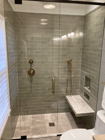 exacttile's tweet photo. When you find something you like, get it in every color!

Tiled Showers featuring 3x12 and 1x6 Rectangular Box Liner in Canvas Sage, Heron Blue, Azie Green, Warm White, Fern, and Pebble. Designed by Lee Ledbetter &amp; Associates. Tile &amp; Installation by @exacttile 

#bathroom #tile https://t.co/9bDfSzKOZX