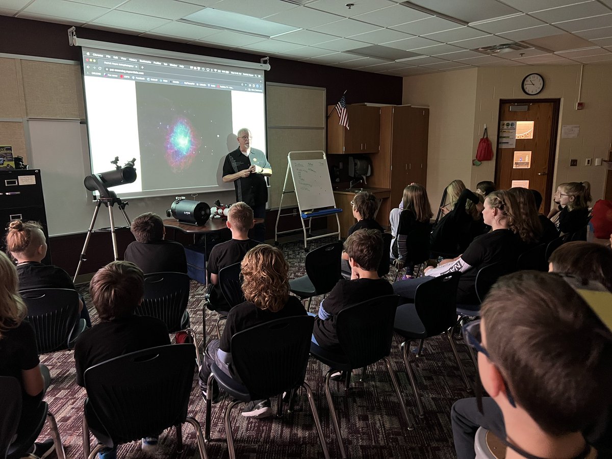 OwlclassS's tweet photo. OWL students got to experience the magnificence of the cosmos yesterday!We began with astrophotographer Pat Hoyes sharing his work. Then we ventured to the Gottlieb Planetarium at Union Station.  #204BravesPride https://t.co/nGMAP0sqNr