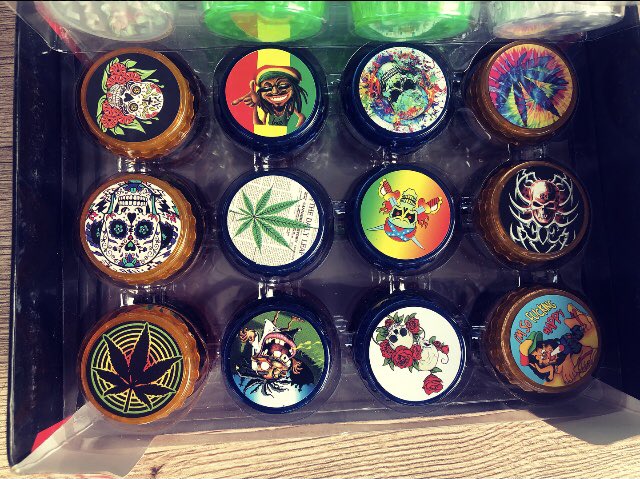 David31882957's tweet photo. @blacksherif_ @MarvioMusic @LarryGaagazeen Metal/Steel Herb Grinders #0542023186#100gh https://t.co/F3Vl89VI5S